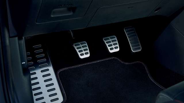 hyundai-i30-fastback-n-pedals-goodwood-16012019.jpg