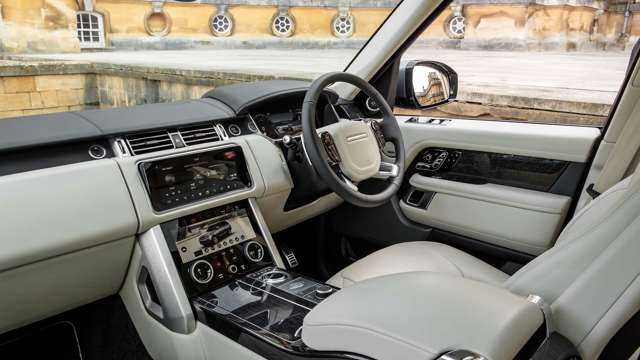 range-rover-p400e-phev-interior-goodwood-28012019.jpg
