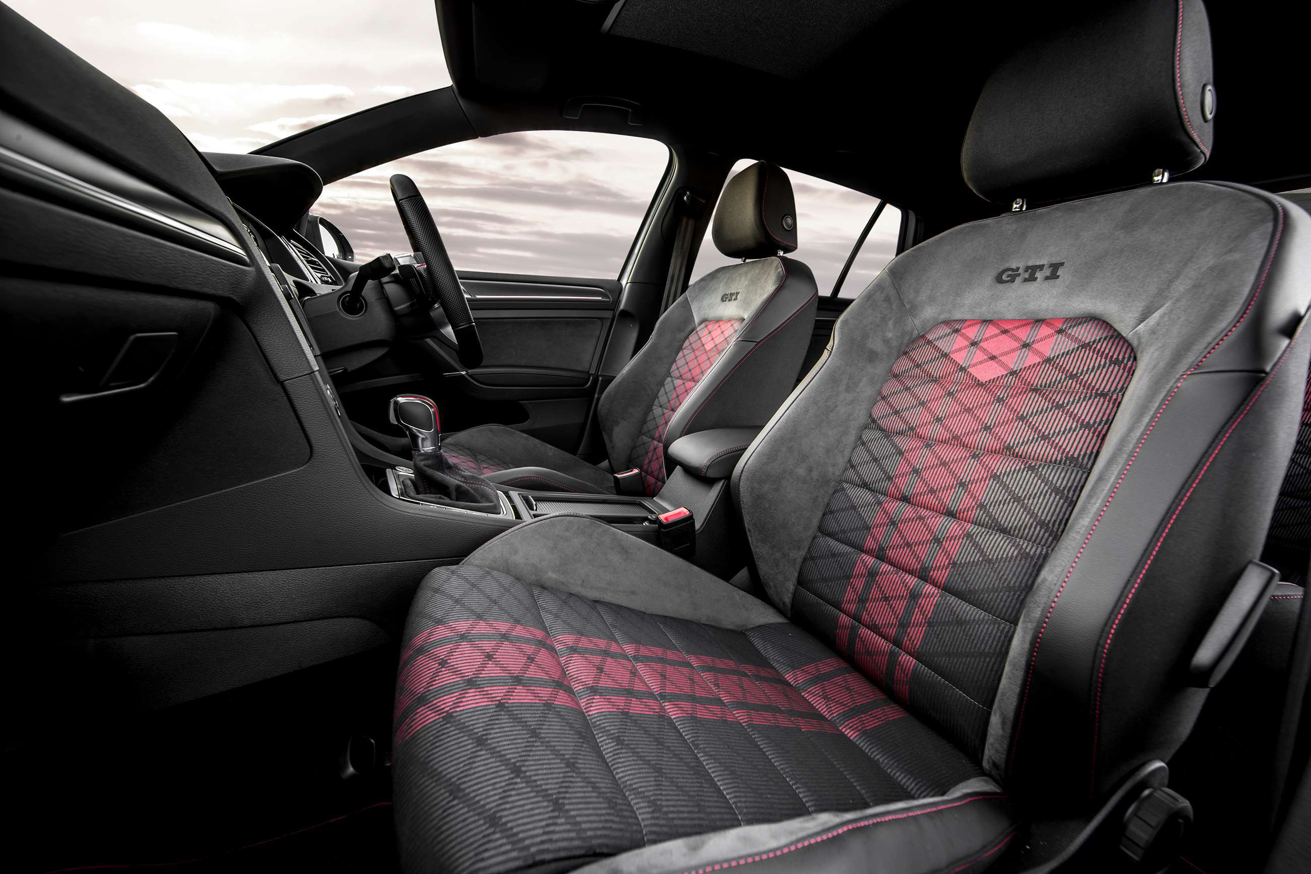vw-golf-gti-tcr-interior-goodwood-02072019.jpg