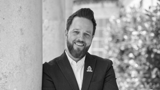 Profile Photo 3 (1)-modified.jpg